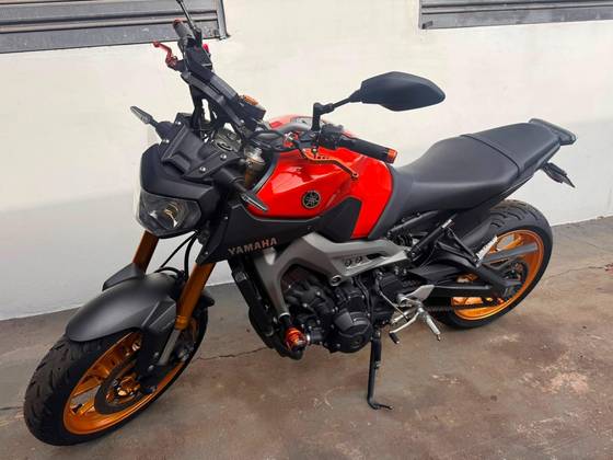 YAMAHA MT-09 YAMAHA MT-09
